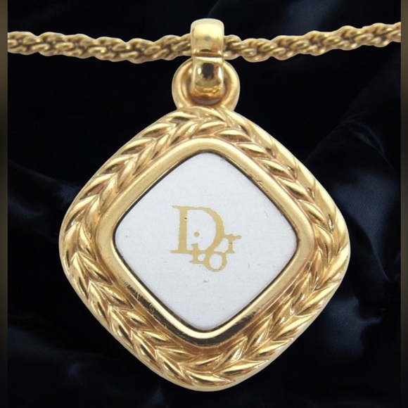 DIOR Signature Logo Necklace- Germany😍